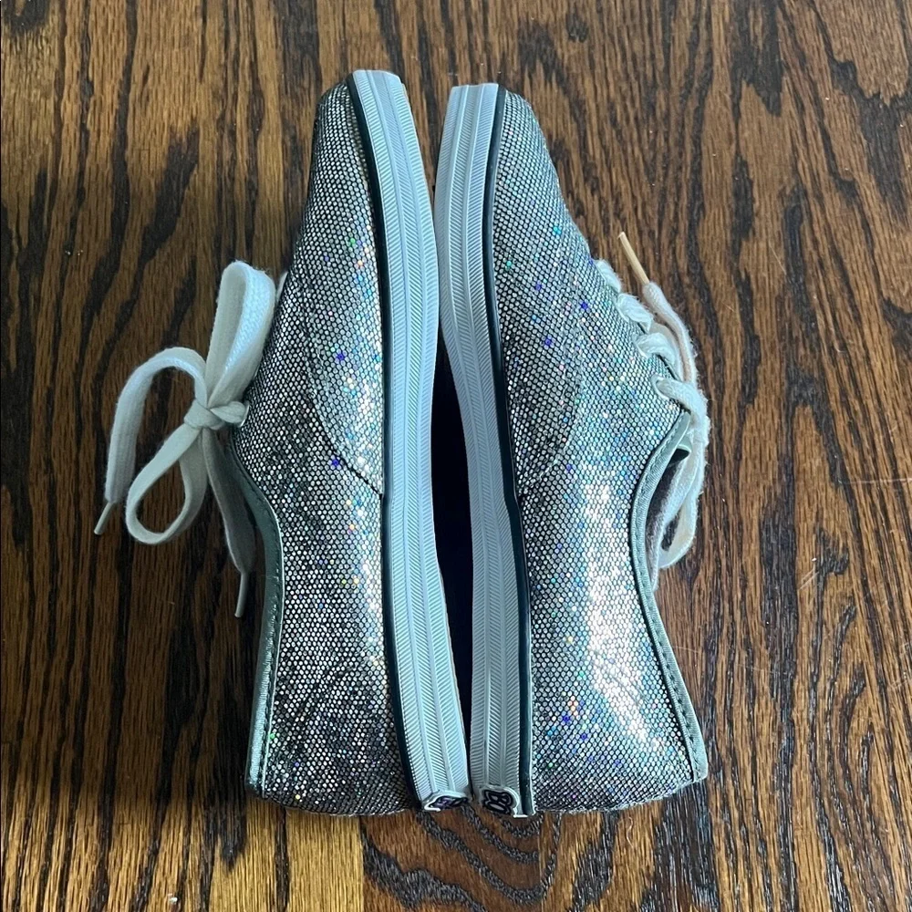 LIKE🆕SKETCHERS LIL BOBS  Sparkling Silver Sneakers size Y3